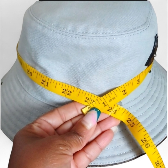 Authentic Louis Vuitton Monogram Flower Patch bucket hat (Like New) - Picture 9 of 9